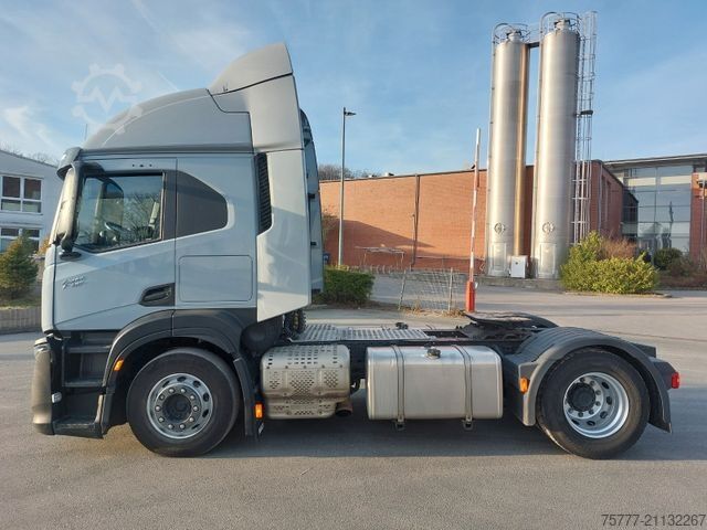 Standard tractor unit IVECO S-Way AT480 -INTARDER-2 Tanks-Parking Cool