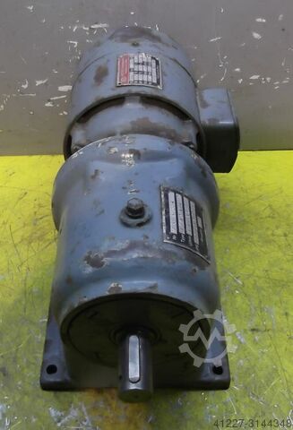 Getriebemotor 0,22/0,3 kW 44/88 U/min Dietz GDP123K