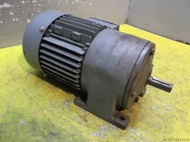 Převodový motor 0,15 kW 126 ot / min SEW-EURODRIVE R30DT71K4