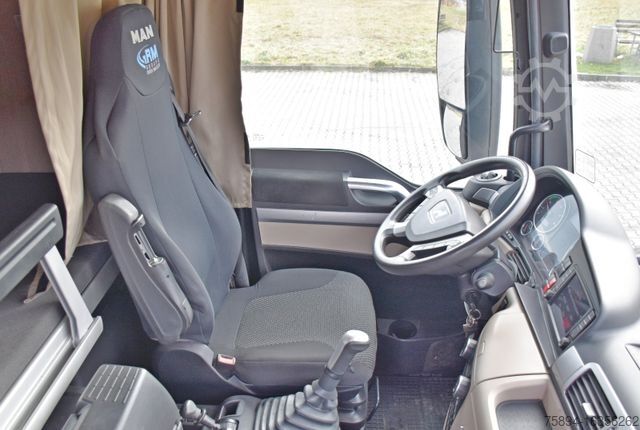 Jeřáb na nákladním automobilu MAN TGS 18.500 Sattelzugmaschine + KRAN /FUNK