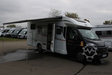 Polointegrovaný obytný vůz Bürstner Limited T 727 G