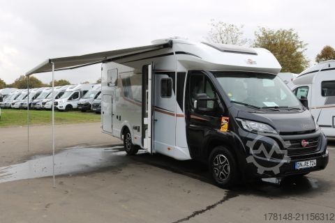 Polointegrovaný obytný vůz Bürstner Limited T 727 G