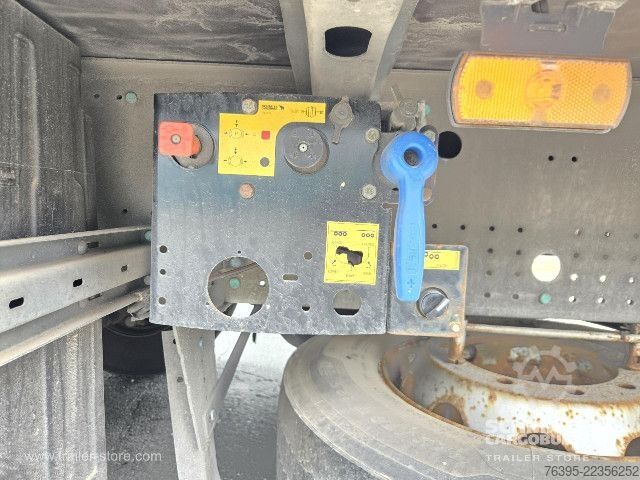 Semirimorchio con telone Schmitz Cargobull Semitrailer Curtainsider Standard