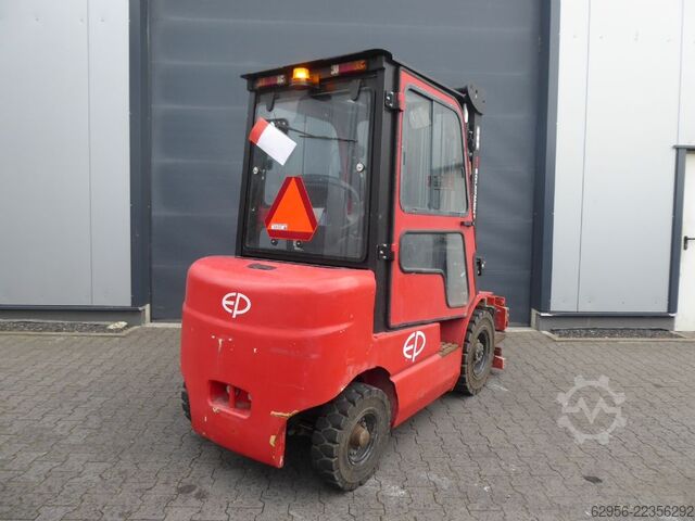 Elektryczny wózek widłowy 4-kołowy EP EP Equipment EFL252