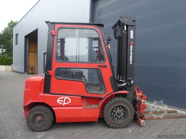 Elektryczny wózek widłowy 4-kołowy EP EP Equipment EFL252