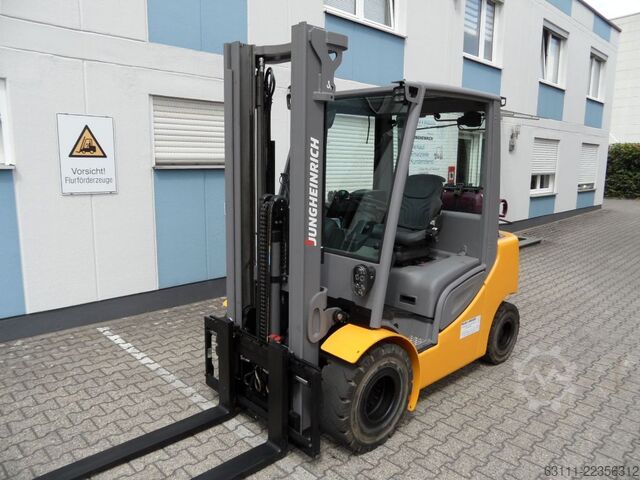 LPG-vorkheftruck Jungheinrich TFG 430s - Freihub - wenig Stunden