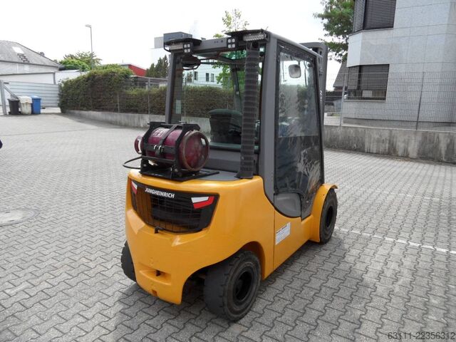 LPG-vorkheftruck Jungheinrich TFG 430s - Freihub - wenig Stunden