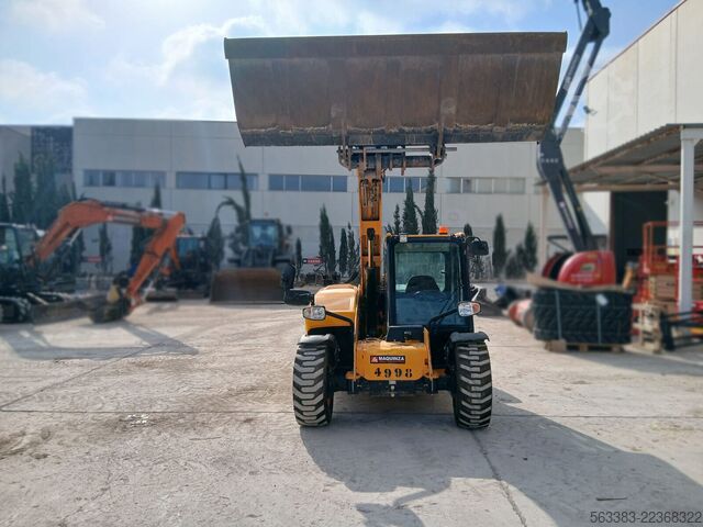 încărcător telescopic JCB 525.60