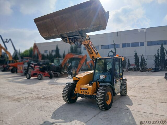 încărcător telescopic JCB 525.60