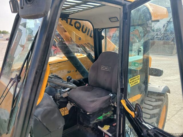 încărcător telescopic JCB 525.60
