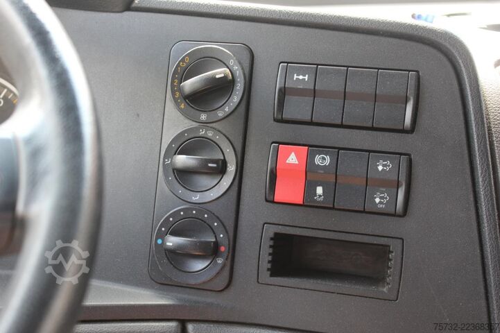 Dubă cu caroserie tip cutie Mercedes-Benz Atego  816 Koffer 6,12m   Schalter   179 Tkm