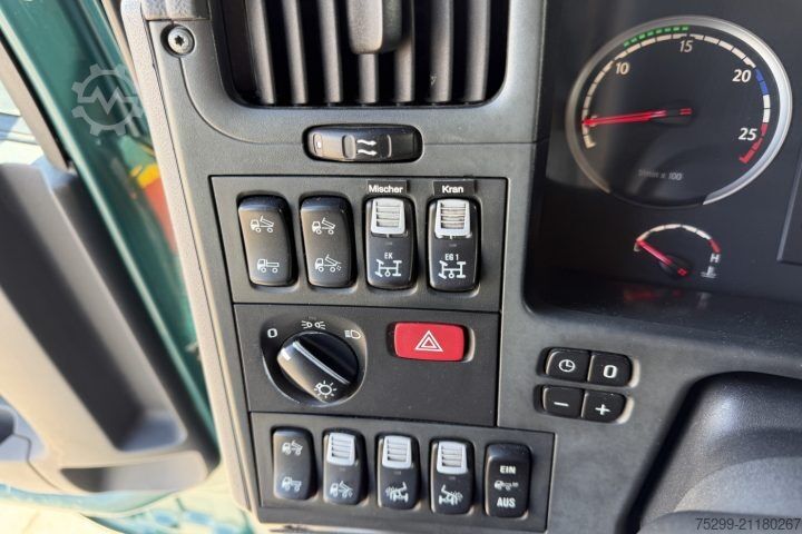 Speciální nákladní automobil Scania R560 CB 8x4 BDF/HB / Swiss-Vehicle