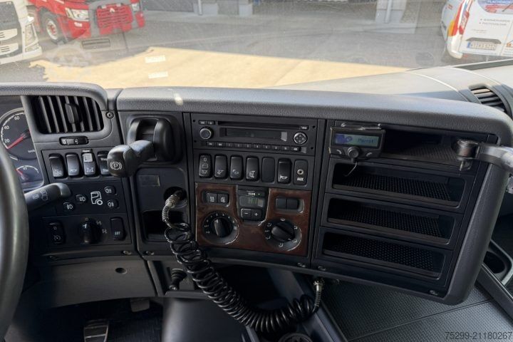 Speciální nákladní automobil Scania R560 CB 8x4 BDF/HB / Swiss-Vehicle