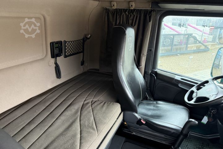 Speciální nákladní automobil Scania R560 CB 8x4 BDF/HB / Swiss-Vehicle