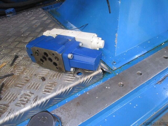 Sprøjtestøbemaskine (defekt – til reservedele) NETSTAL SYNERGY S 2400-900