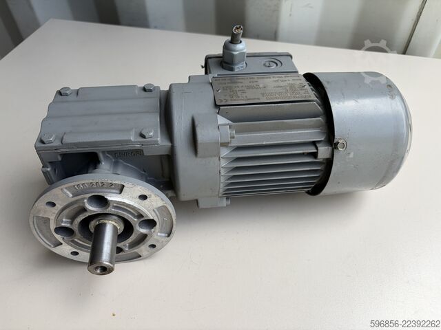 SEW-EURODRIVE WF20 DT63L4/B03/Z 0.25 kW 47 rpm 34 Nm with brake 400 V SEW-EURODRIVE WF20 DT63L4/B03/Z 0,25 kW 47 obr./min 34 Nm z hamulcem 400 V SEW-EURODRIVE WF20 DT63L4/B03/Z 0,25 kW 47 obr./min 34 Nm z hamulcem 400 V