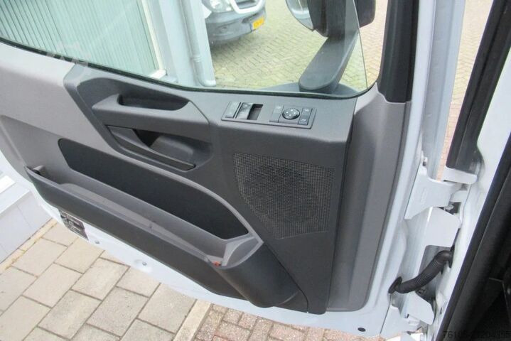 Box body Mercedes-Benz Actros 1832 1832 LL 4x2