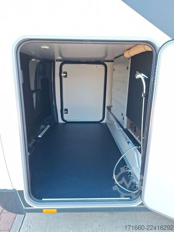 Autocaravana semi-integrada BÜRSTNER Signature SFT 7.1 Combi 6 E, Markise