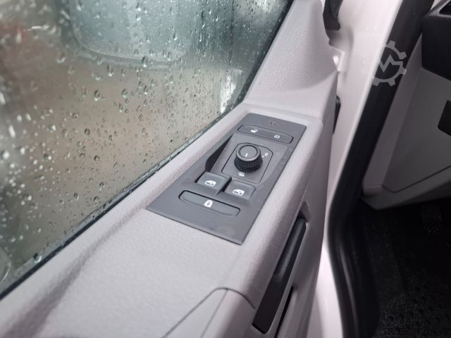 Kleinbus VOLKSWAGEN T6.1  9-Sitzer-Stoff   1. Hand Navi / Klima