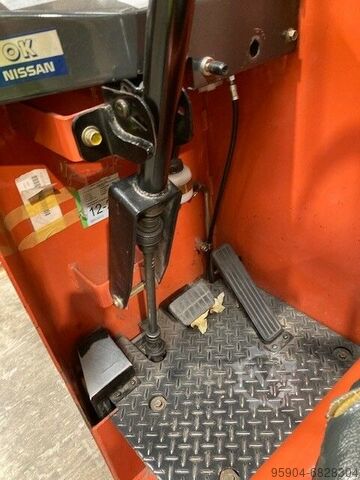 Schubmaststapler Nissan Reach Fork Lift JHCOIE-300085