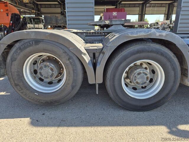 Trattore stradale standard Volvo FH