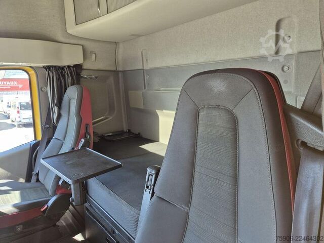 Trattore stradale standard Volvo FH