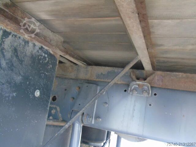Gesloten bak DAF CF 65.220 + LIFT