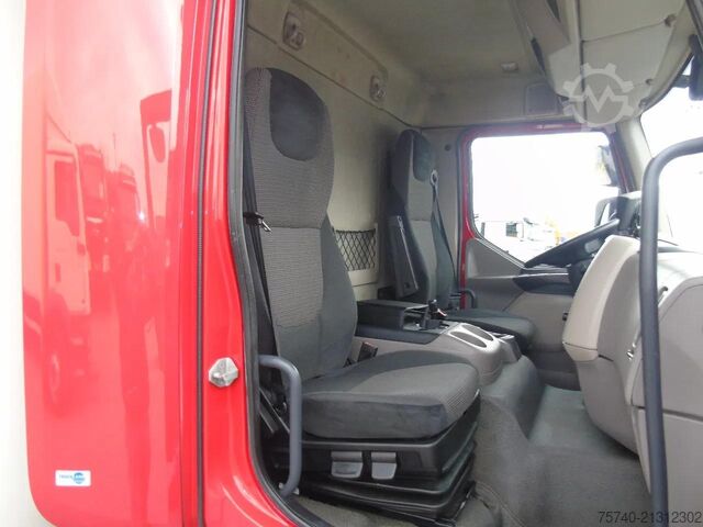 Refrigerated/freezer transport DAF LF 220 + CARRIER SUPRA 850 + 16T + EURO 6