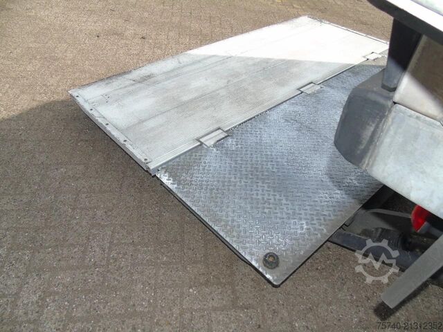 Hladnjača i zamrznuti transport DAF CF 220 + CARRIER + EURO 6 + LIFT