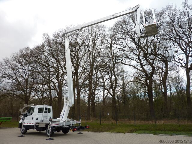 Vrachtwagen met hoogwerker Multitel MZ 250