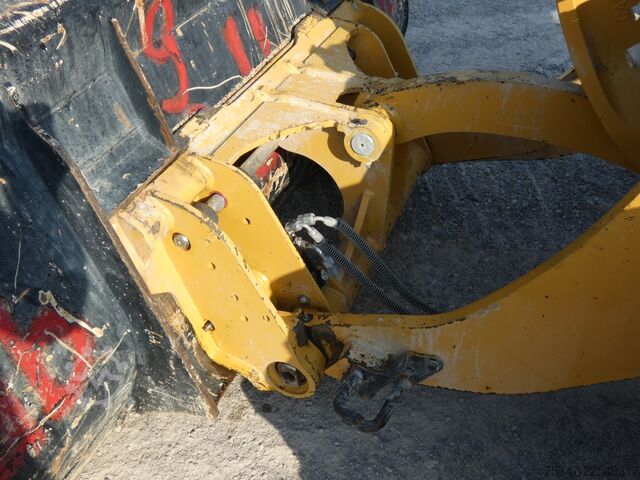 Wheel loader Caterpillar 908