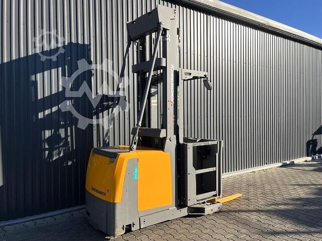 Preparador de encomendas de grande elevação Jungheinrich EKS 412 S