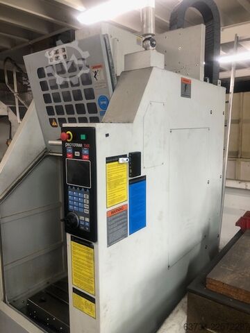 Fresadora XYZ Machine Tools 2-OP Compact Vertical machining Centre