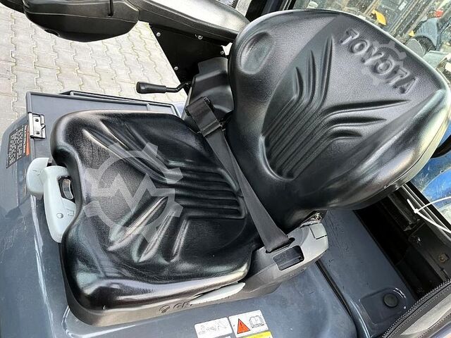 Montacargas de GLP Toyota 8FGF15F