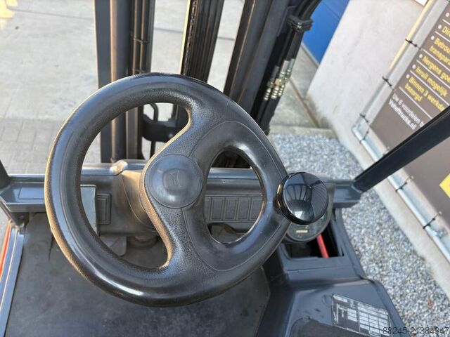 VS-22644 Elektrický triplextový vysokozdvižný vozík Linde E30 LINDE E30