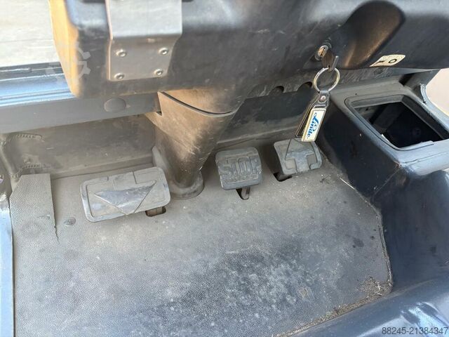 VS-22644 Elektrický triplextový vysokozdvižný vozík Linde E30 LINDE E30