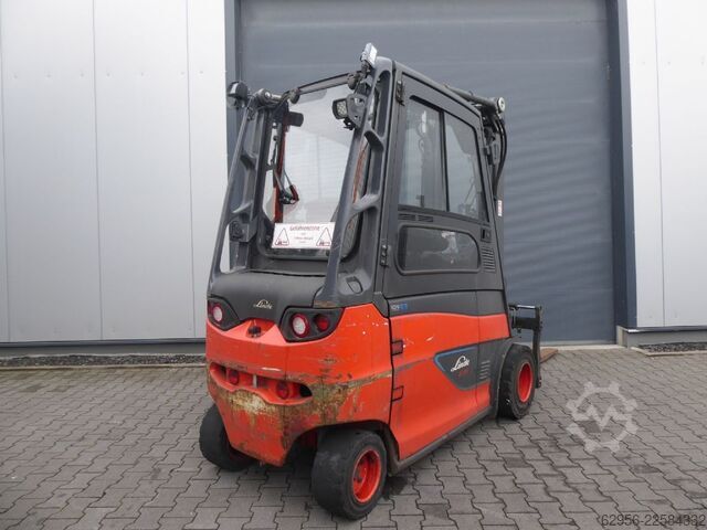 Carretilla eléctrica de 4 ruedas Linde E35HL-01