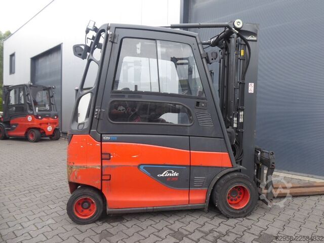 Carretilla eléctrica de 4 ruedas Linde E35HL-01