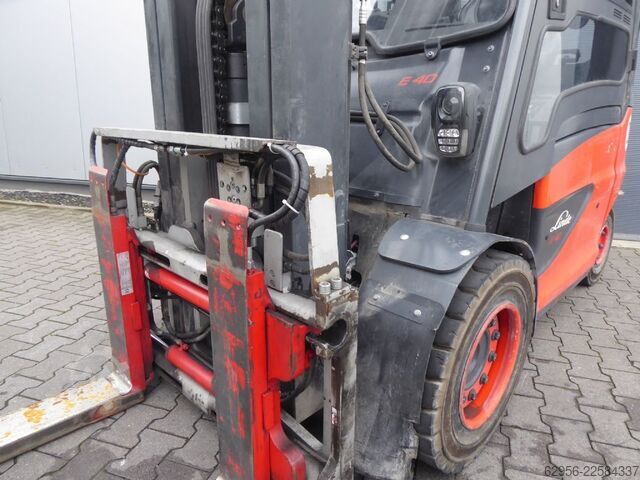 Carretilla eléctrica de 4 ruedas Linde E40HL-01/600