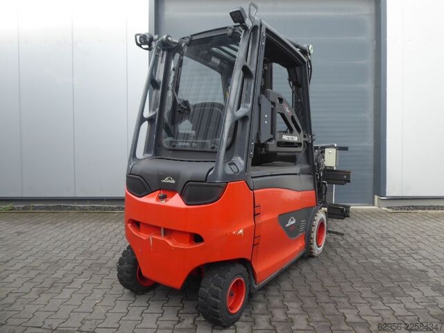 Carretilla eléctrica de 4 ruedas Linde E25HL-01/600
