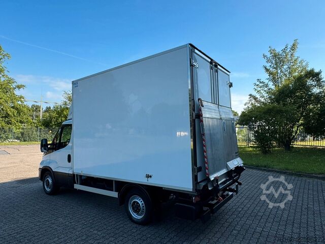 Koelwagen met geïsoleerde laadbak IVECO Daily 35S16 Tiefkühlkoffer mit Ladebordwand
