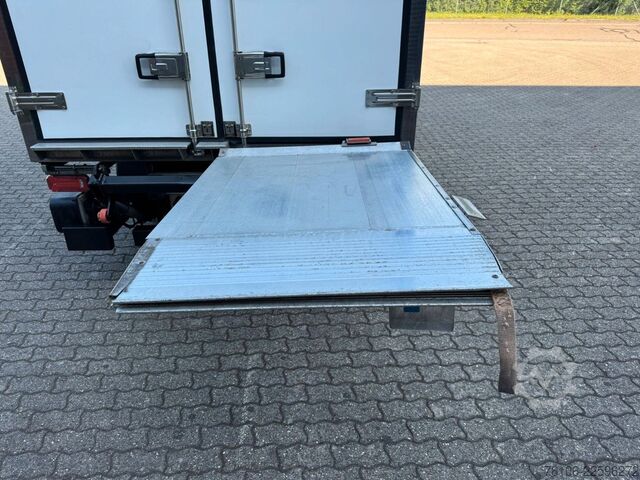 Koelwagen met geïsoleerde laadbak IVECO Daily 35S16 Tiefkühlkoffer mit Ladebordwand