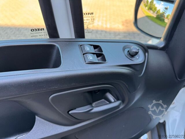 Koelwagen met geïsoleerde laadbak IVECO Daily 35S16 Tiefkühlkoffer mit Ladebordwand