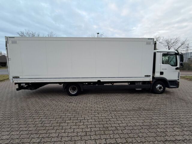 Vrachtwagen met bakwagen MAN TGL 8.190  Isolier Koffer mit Ladebordwand
