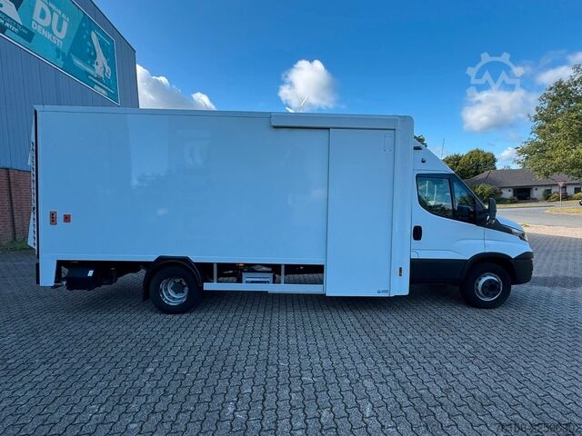 Vrachtwagen met bakwagen IVECO Daily 70C17 Koffer mit Ladebordwand