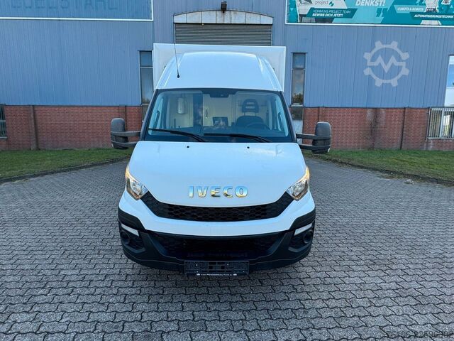 Vrachtwagen met bakwagen IVECO Daily 70C17 Koffer mit Ladebordwand