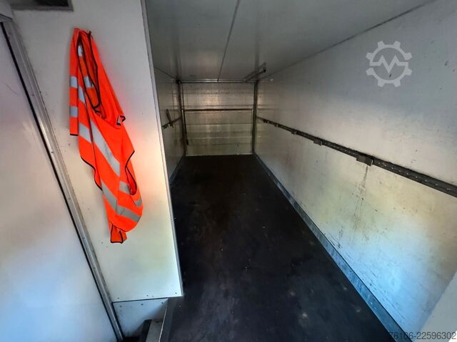 Vrachtwagen met bakwagen IVECO Daily 70C17 Koffer mit Ladebordwand