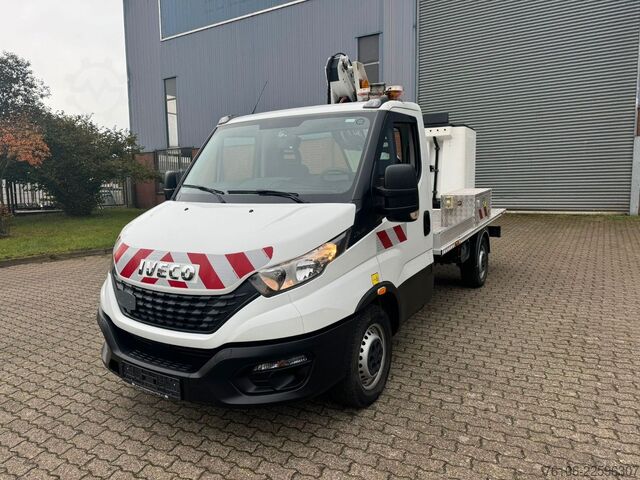 Vrachtwagenhoogwerker IVECO Daily 35S14 Hubarbeitsbühne Versalift 11,2 Meter