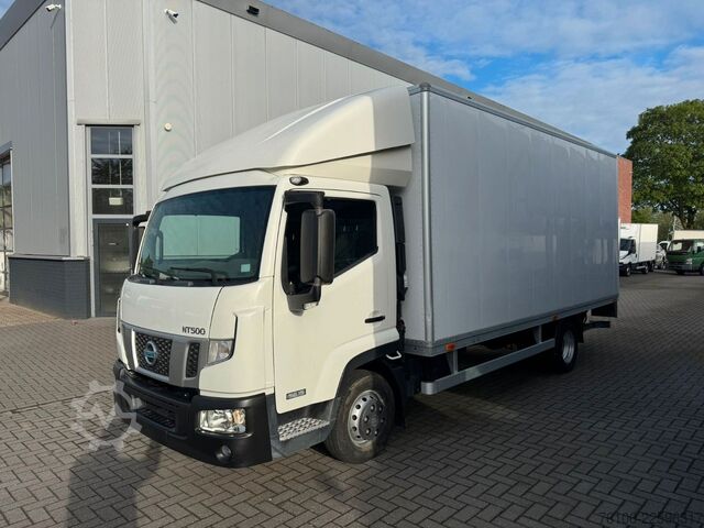 Vrachtwagen met bakwagen NISSAN NT500 56.15 Koffer mit LBW*Ahk*nur 34.800 km *