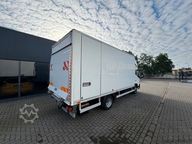 Vrachtwagen met bakwagen NISSAN NT500 56.15 Koffer mit LBW*Ahk*nur 34.800 km *